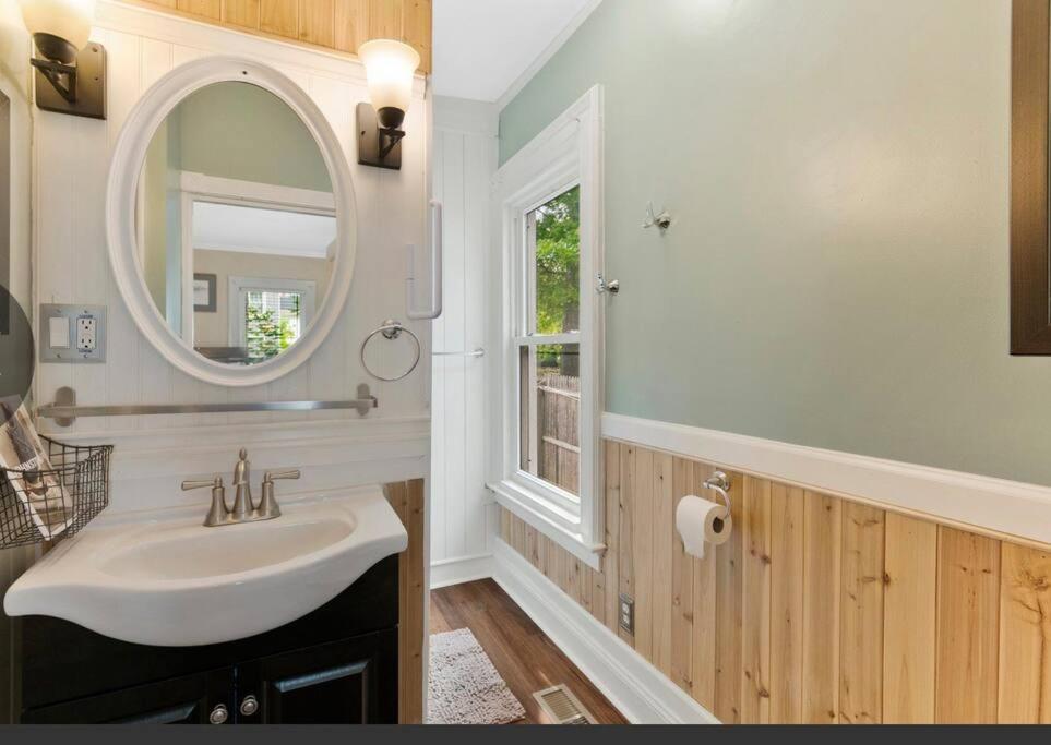 Beautiful Studio Apartment In Historic House New Haven Extérieur photo